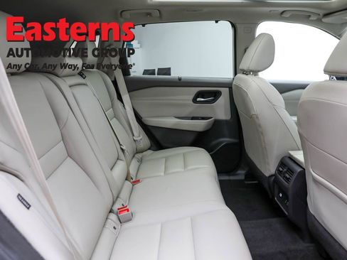 Used 2023 Nissan Rogue SL w/ SL Premium Package image 25