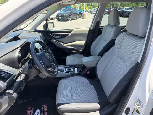 Used 2022 Subaru Forester Premium AWD/4WD image 12