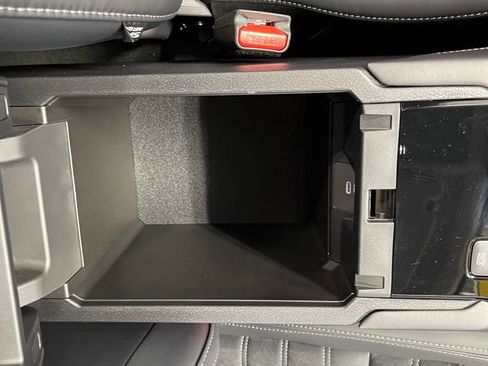 New 2025 Mitsubishi Outlander SE image 12