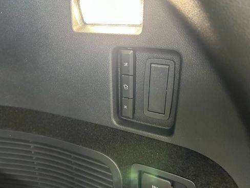 New 2026 Lincoln Aviator AWD w/ Jet Appearance Package image 30