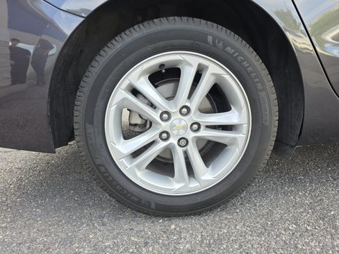 Used 2016 Chevrolet Cruze LT w/ Sun And Sound Package FWD image 21