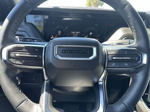 Used 2025 GMC Yukon Denali image 22