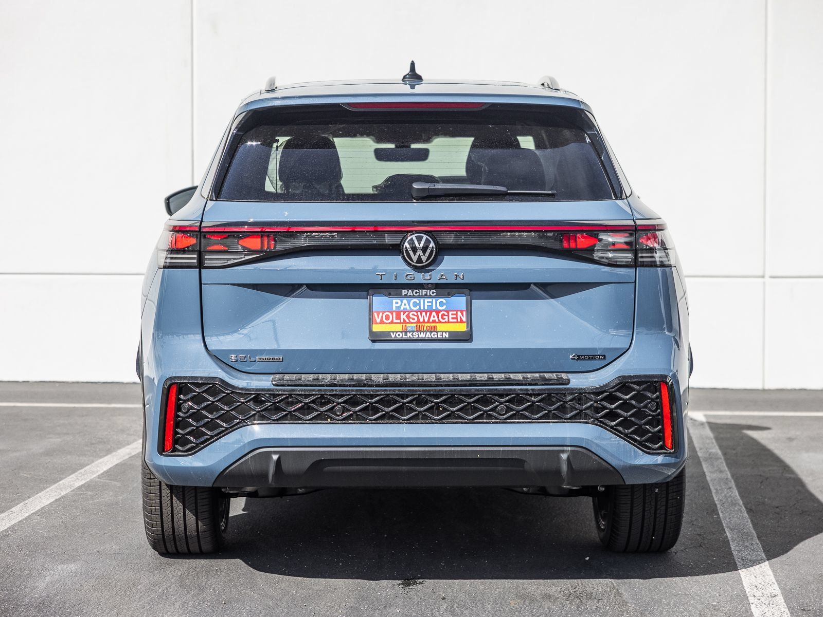 New 2026 Volkswagen Tiguan SEL R-Line AWD/4WD image 4