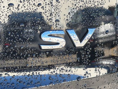 Used 2023 Nissan Rogue SV image 11