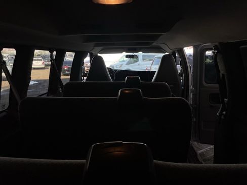 Used 2017 Chevrolet Express 3500 LT w/ LT Preferred Equipment Group image 14