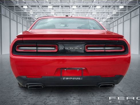 Used 2016 Dodge Challenger R/T image 4