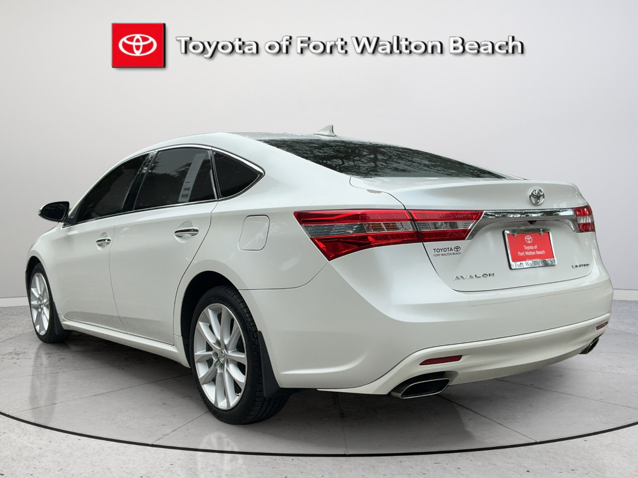 Used 2015 Toyota Avalon Limited FWD image 4