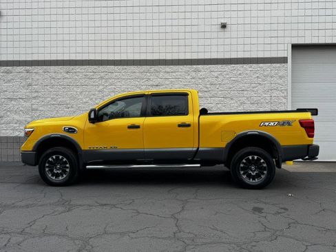 Used 2016 Nissan Titan PRO-4X w/ Pro-4x Convenience Package image 11