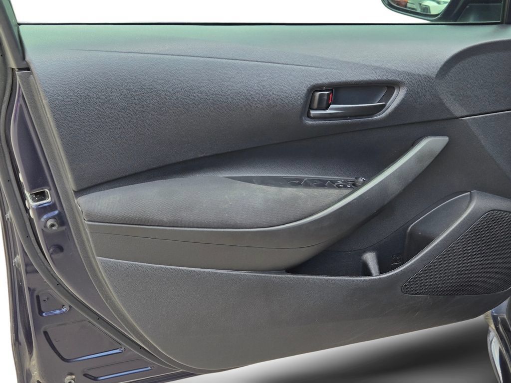 Used 2022 Toyota Corolla LE FWD image 14