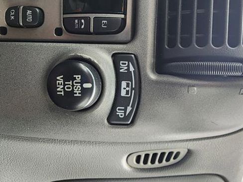 Used 2003 Ford Explorer Sport Trac XLS image 19