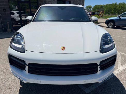 Used 2019 Porsche Cayenne AWD/4WD image 2