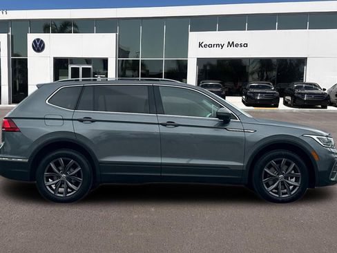 Used 2022 Volkswagen Tiguan SE image 3