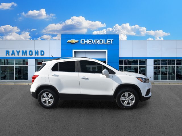 Certified 2019 Chevrolet Trax LT w/ LT Convenience Package AWD/4WD image 2