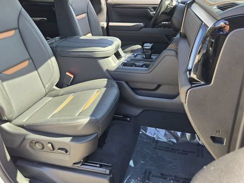 Used 2025 GMC Sierra 1500 AT4 w/ AT4 Premium Package AWD/4WD image 16