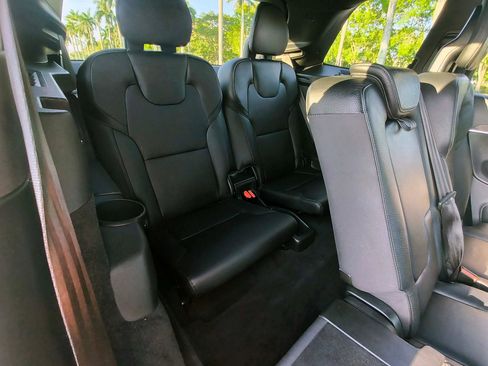 Used 2016 Volvo XC90 T6 Momentum w/ Momentum Plus Package AWD/4WD image 27