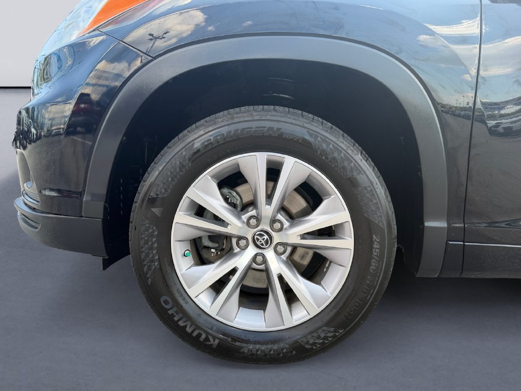 Used 2016 Toyota Highlander Plus FWD image 9