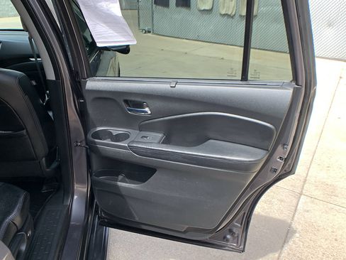 Used 2016 Honda Pilot Touring image 27