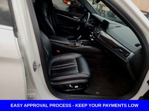 Used 2018 BMW 530e xDrive w/ Premium Package 2 image 19