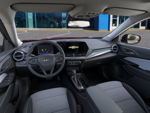 New 2026 Chevrolet Trax LT w/ Sunroof Package image 15