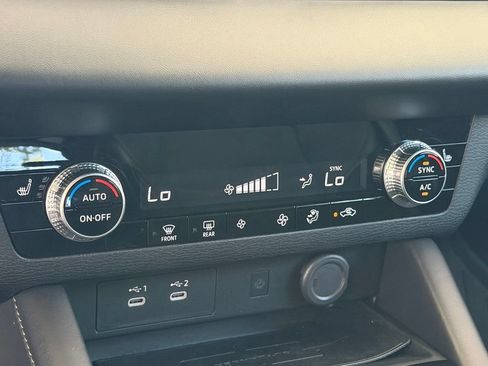 Used 2025 Mitsubishi Outlander SE FWD image 48