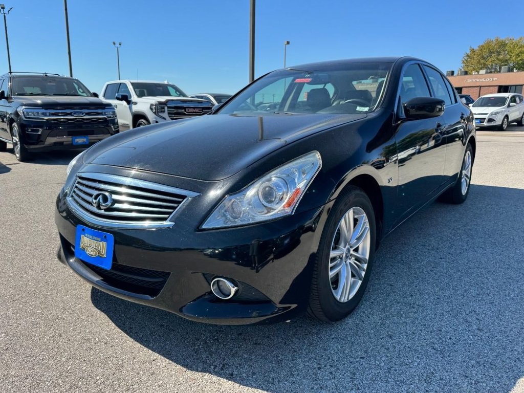 Used 2015 INFINITI Q40 AWD w/ Moonroof Package image 8
