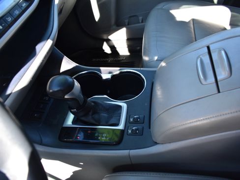 Used 2016 Toyota Highlander XLE image 23