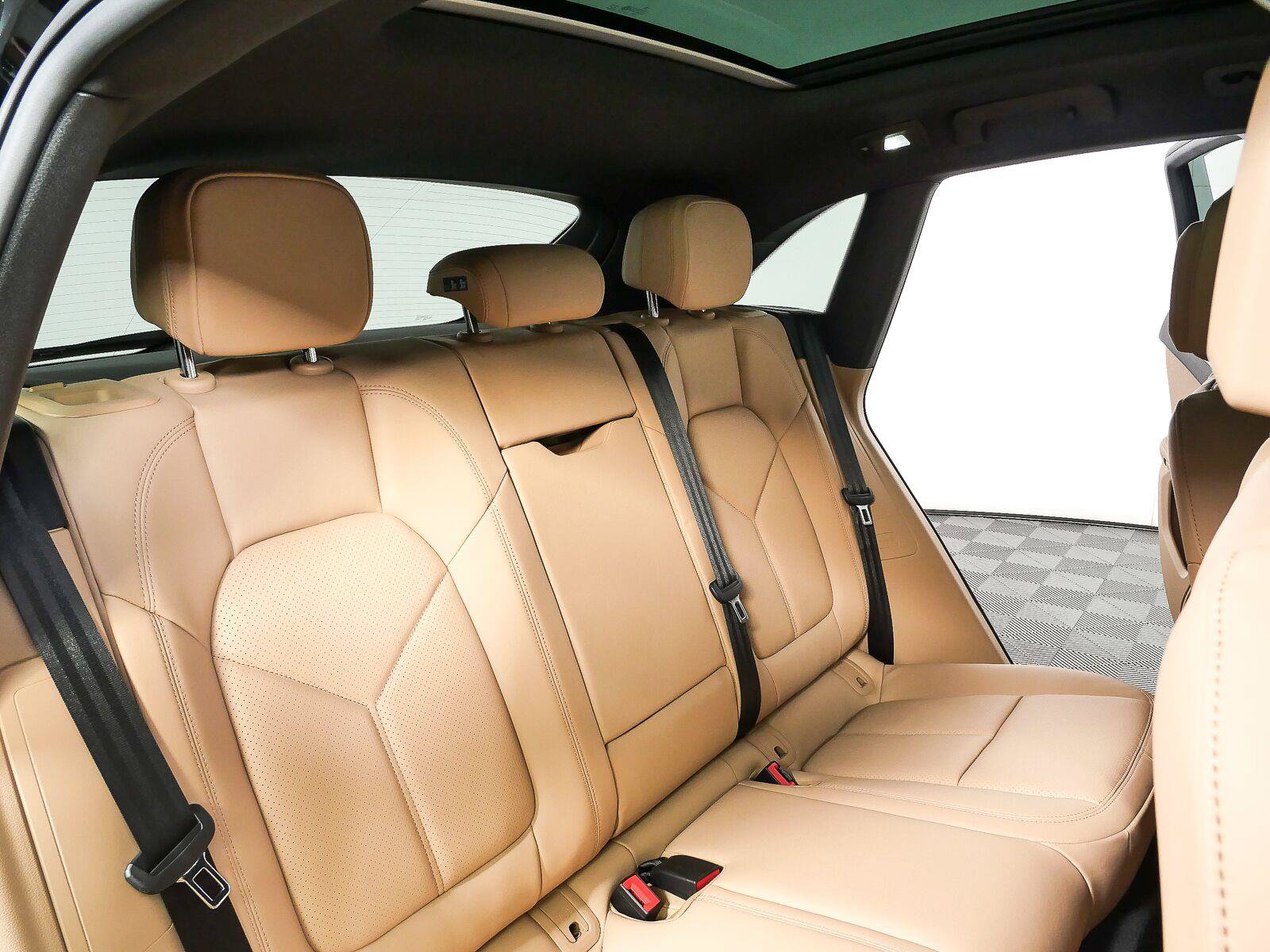 New 2026 Porsche Macan Turbo AWD/4WD image 23