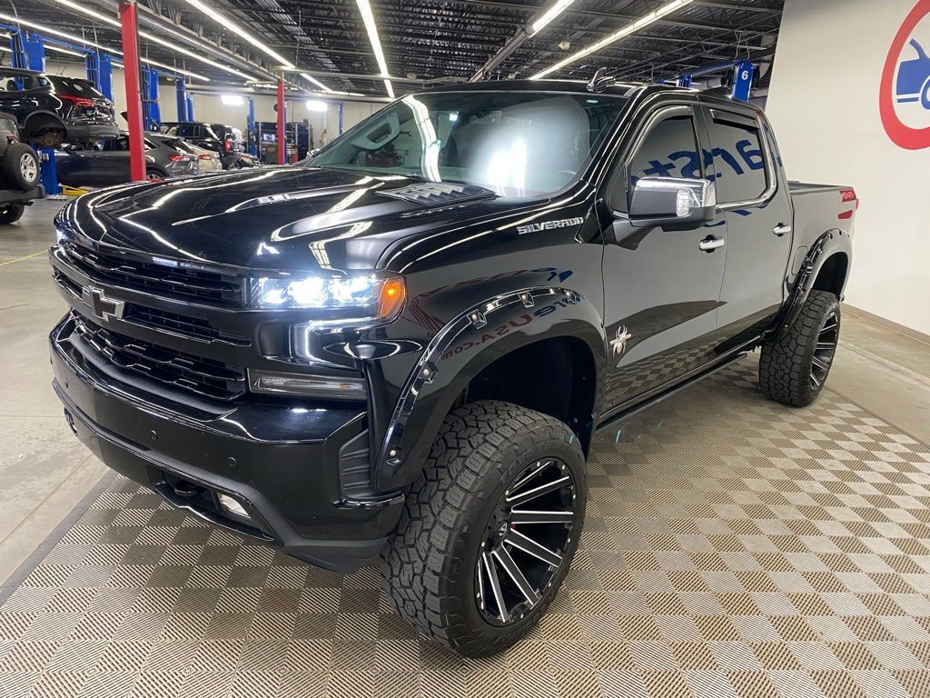 Used 2020 Chevrolet Silverado 1500 LTZ w/ LTZ Plus Package AWD/4WD image 3
