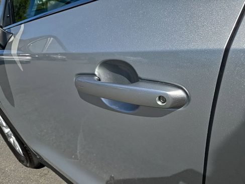 Used 2025 Toyota Grand Highlander AWD image 12