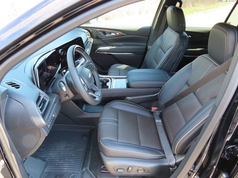 New 2026 Chevrolet Traverse High Country w/ LPO, Floor Liner Package AWD/4WD image 23