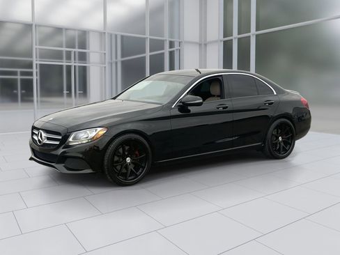 Used 2018 Mercedes-Benz C 300 Sedan image 2