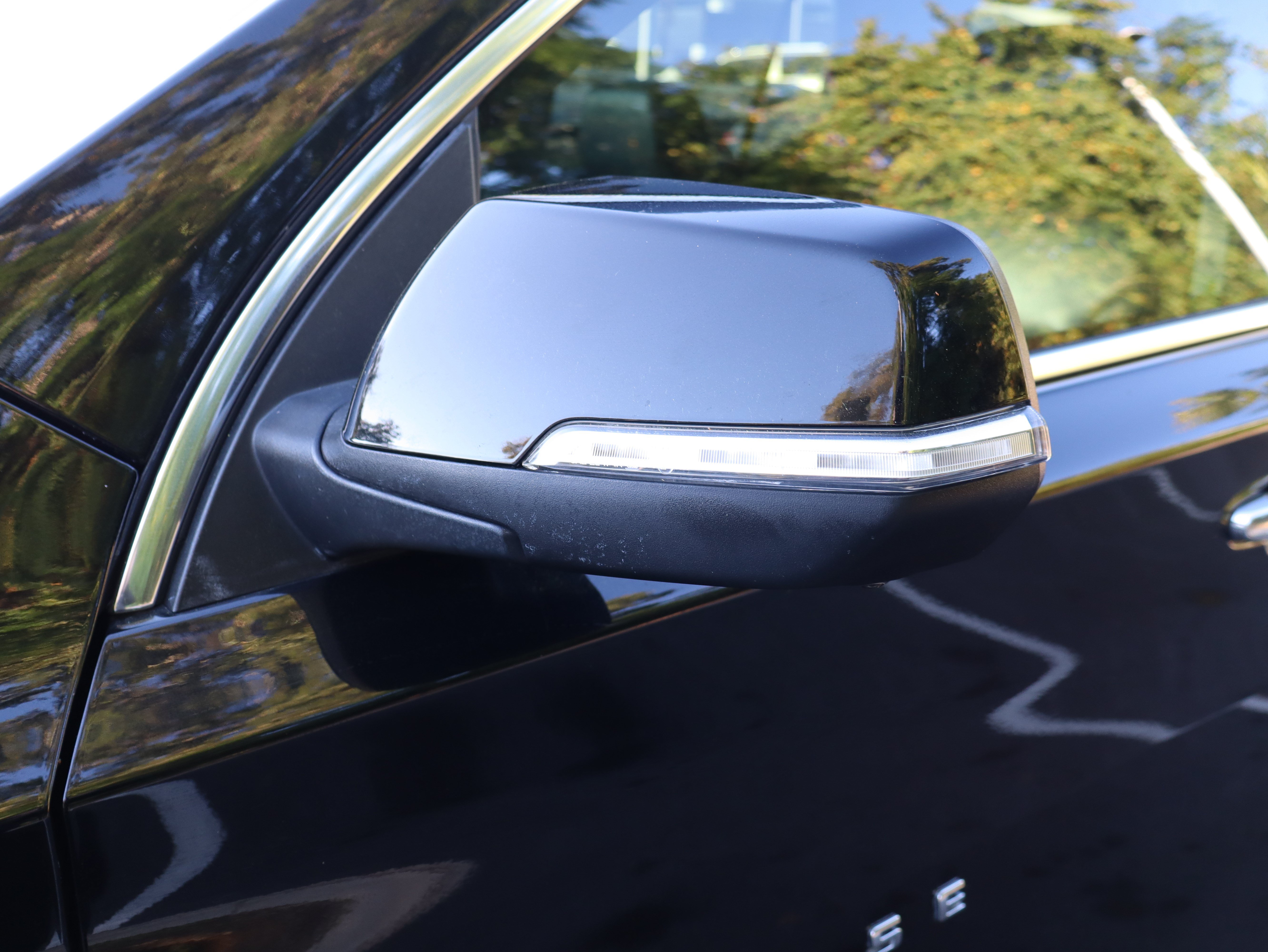Used 2021 Chevrolet Traverse Premier FWD image 16