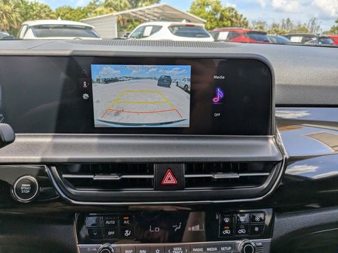 Certified 2025 Kia Seltos S FWD image 23