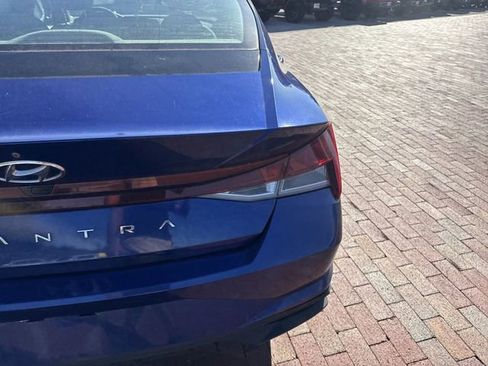 Used 2021 Hyundai Elantra SEL FWD image 11