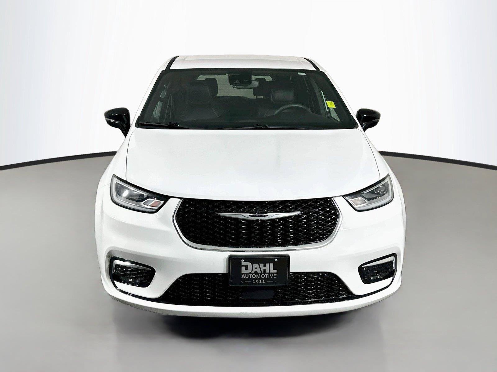 Used 2025 Chrysler Pacifica Select FWD image 3