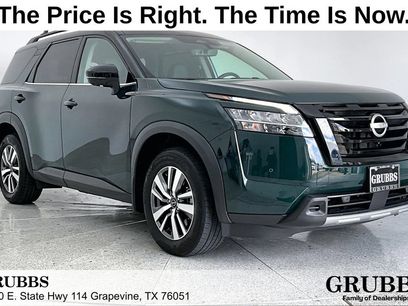 Used 2024 Nissan Pathfinder SL w/ Black Appearance Package