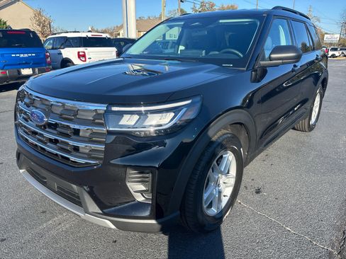 New 2026 Ford Explorer Active image 4