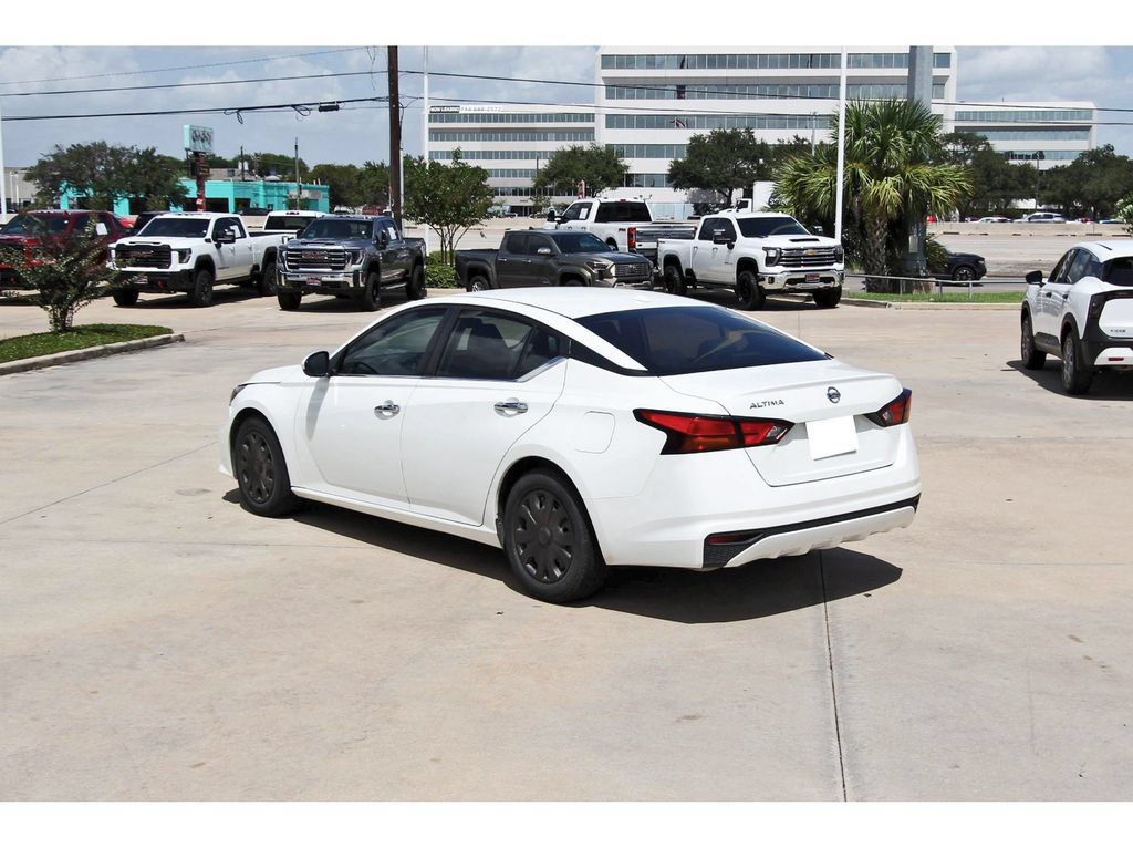 Used 2020 Nissan Altima 2.5 S FWD image 4