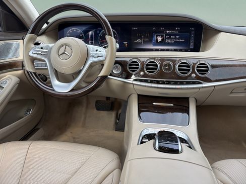 Used 2019 Mercedes-Benz S 560 Sedan image 8