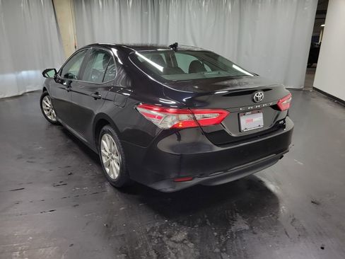 Used 2019 Toyota Camry LE image 6