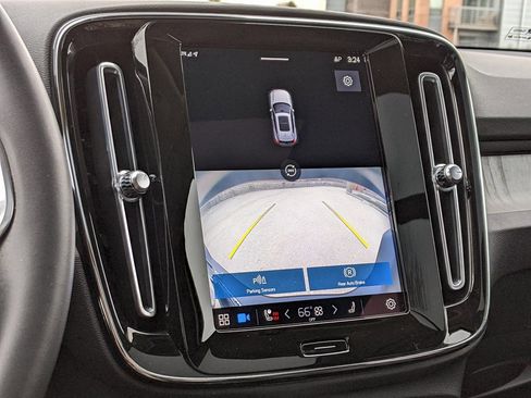 Certified 2023 Volvo XC40 B5 Plus w/ Driver Assist Package image 18