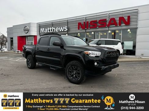 Used 2023 Toyota Tacoma SR5 AWD/4WD image 1