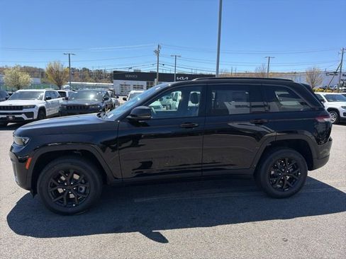 New 2026 Jeep Grand Cherokee Altitude AWD/4WD image 6