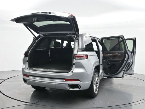 Used 2022 Jeep Grand Cherokee Summit w/ Advanced Protech Group IV image 39