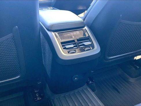 Certified 2023 Volvo XC60 B5 Ultimate image 32