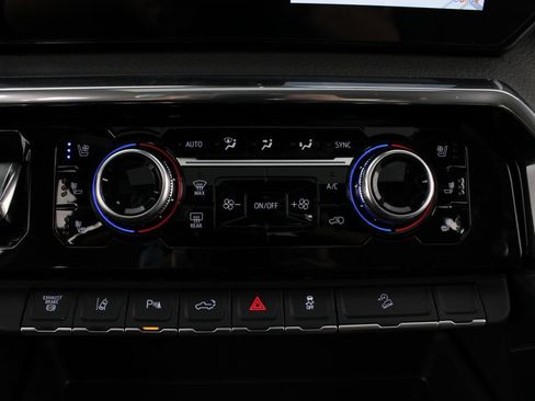 New 2026 GMC Sierra 2500 Denali w/ Denali Reserve Package AWD/4WD image 8