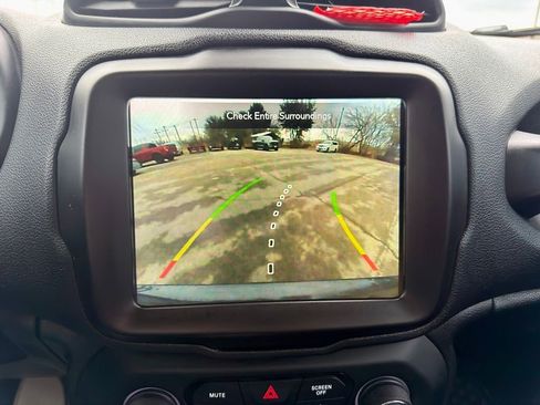 Used 2022 Jeep Renegade Limited image 24