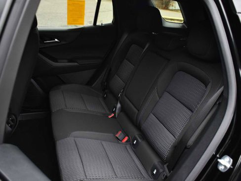 New 2026 Chevrolet Equinox LT image 11