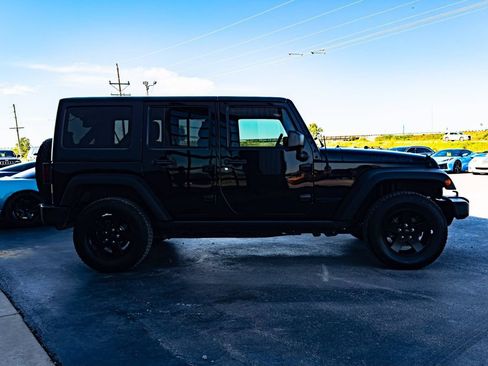 Used 2017 Jeep Wrangler Unlimited Sport AWD/4WD image 4