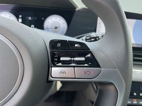 Certified 2024 Hyundai Elantra SEL FWD image 30
